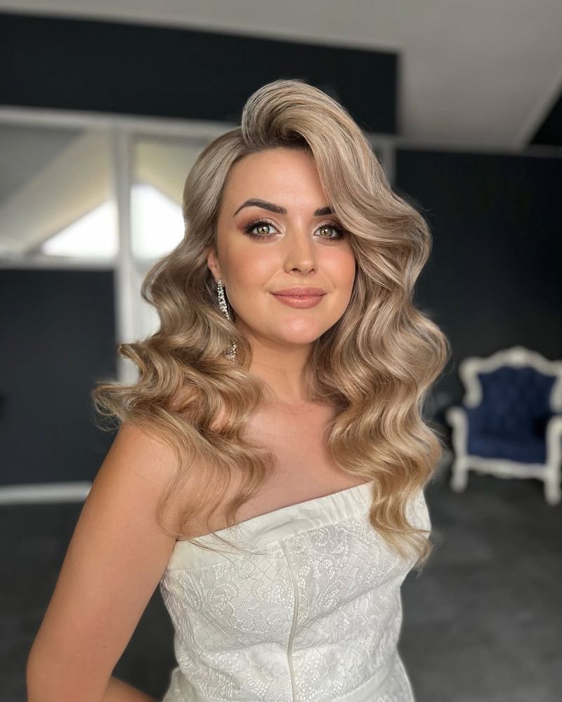 Hollywood Glam Waves