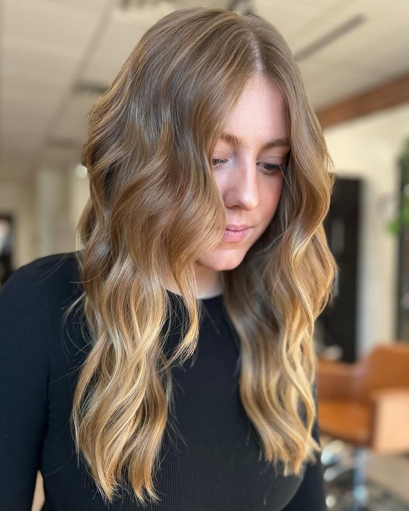 Layered Waves with Highlights