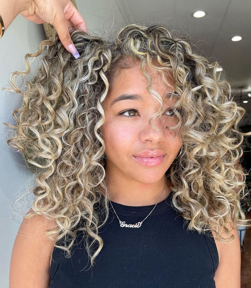 Pearl Blonde Curls