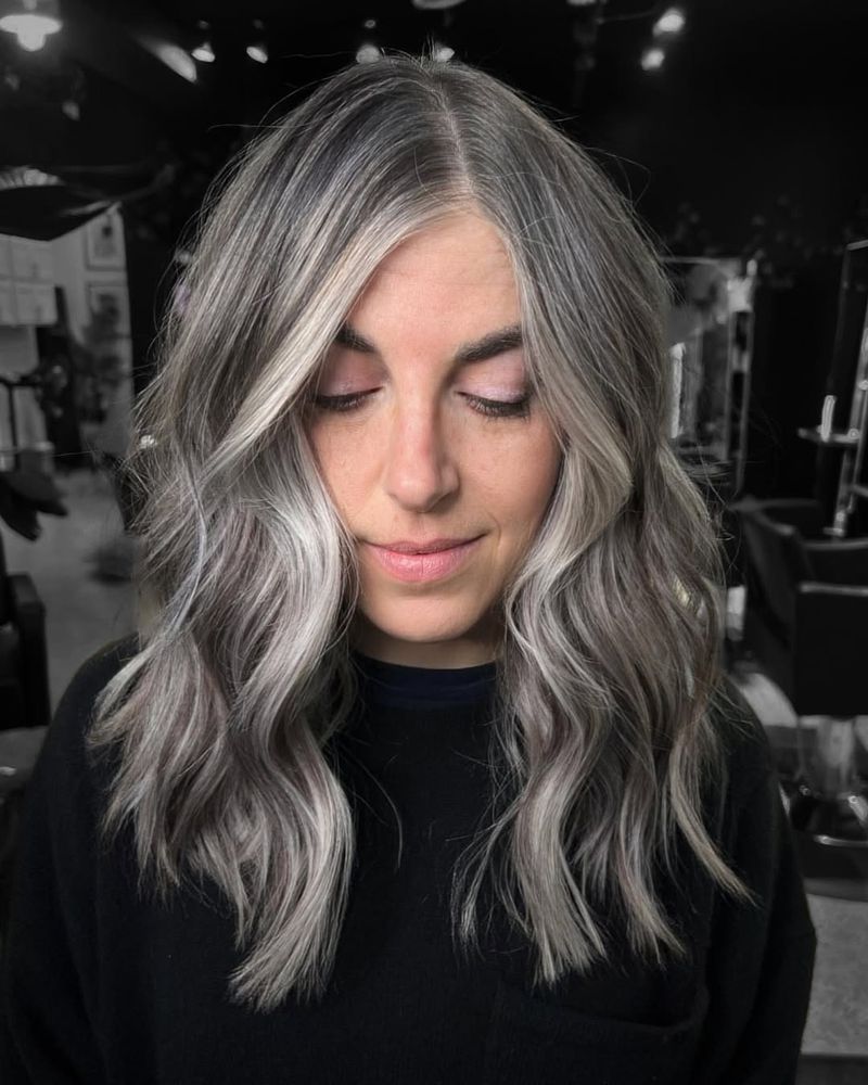 Natural Gray Waves