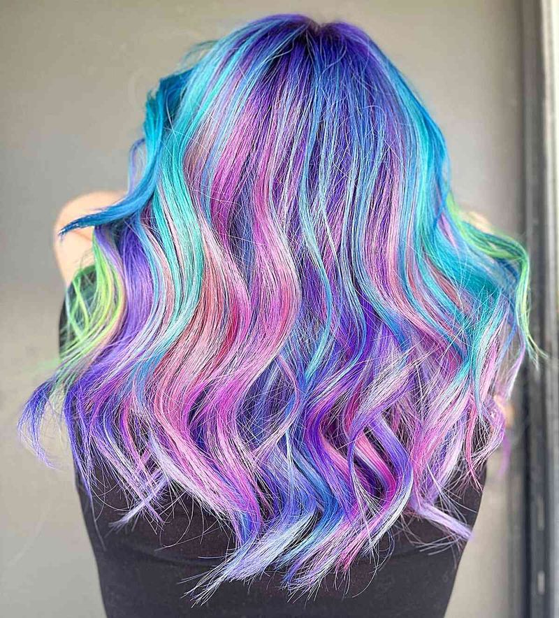 Mermaid Waves with Vivid Color