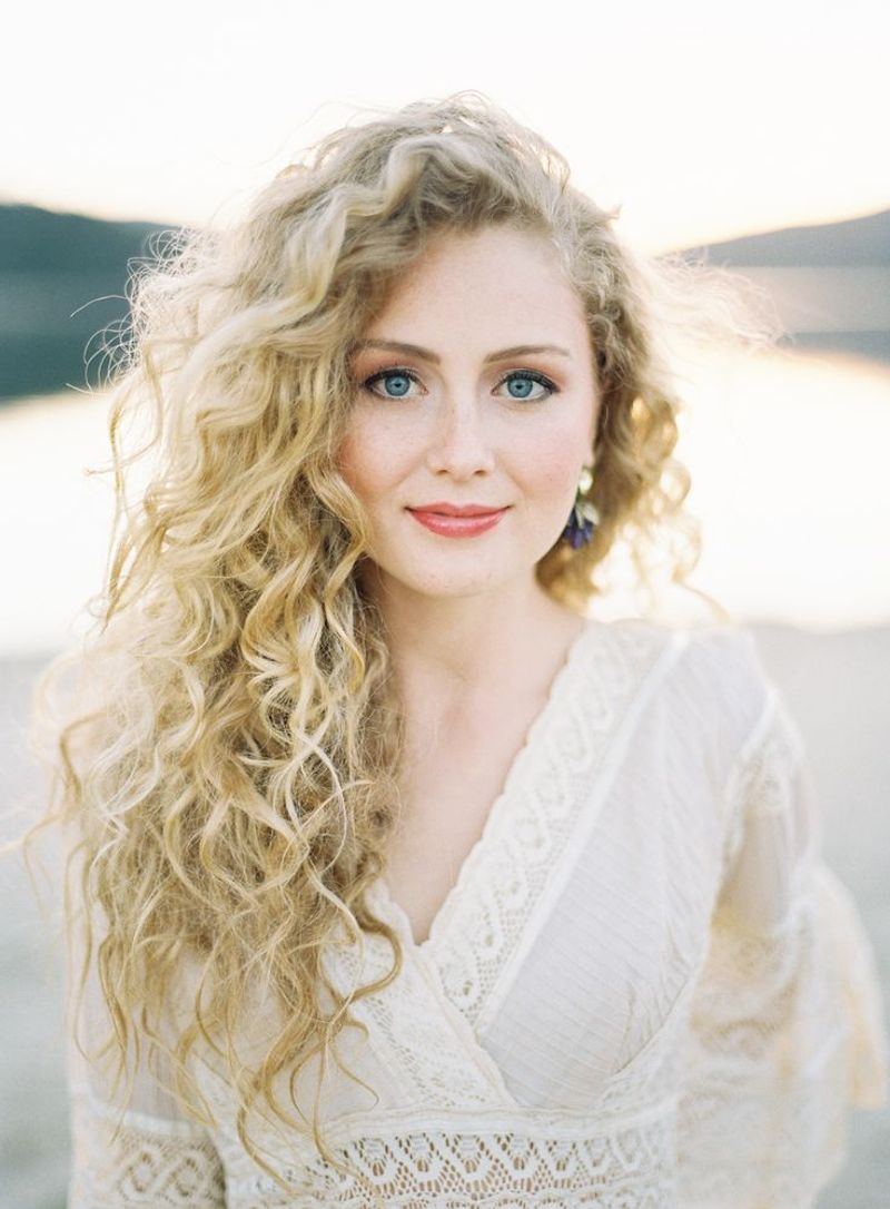 Natural Curls with Shape