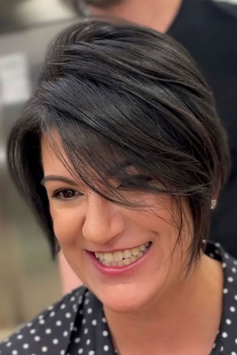 Asymmetrical Cut with Deep Side Part
