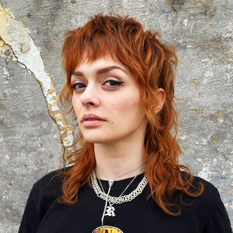 Wavy Mullet-Inspired Cut