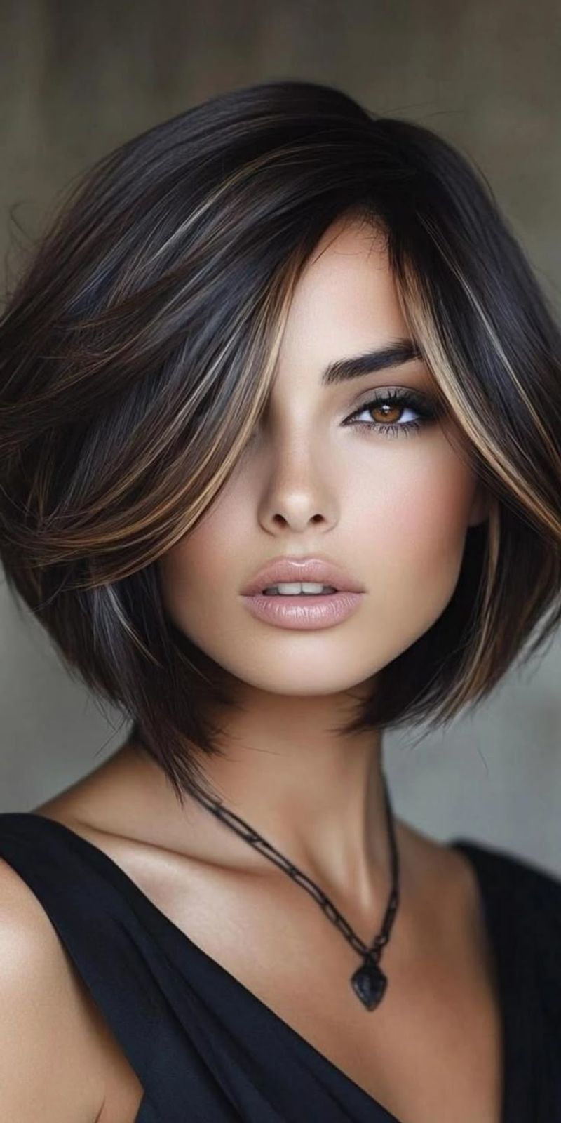 Pixie Bob with Face-Framing Highlights