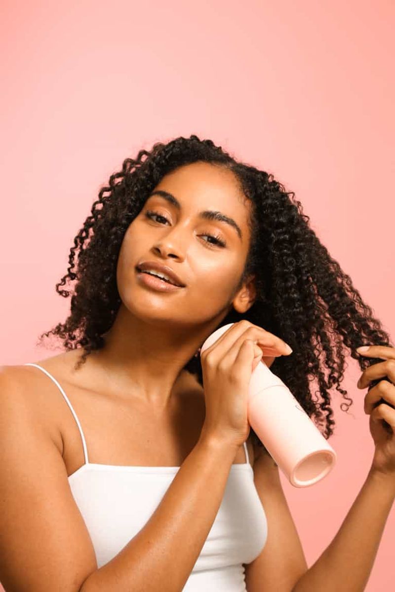 Curl-Boosting Spray